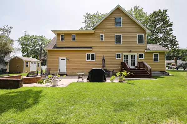 Matawan, NJ 07747,127 Washington Avenue