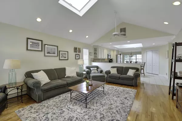 Point Pleasant Beach, NJ 08742,416 Broadway