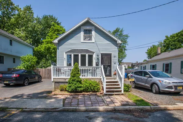 30 York Avenue, Port Monmouth, NJ 07758