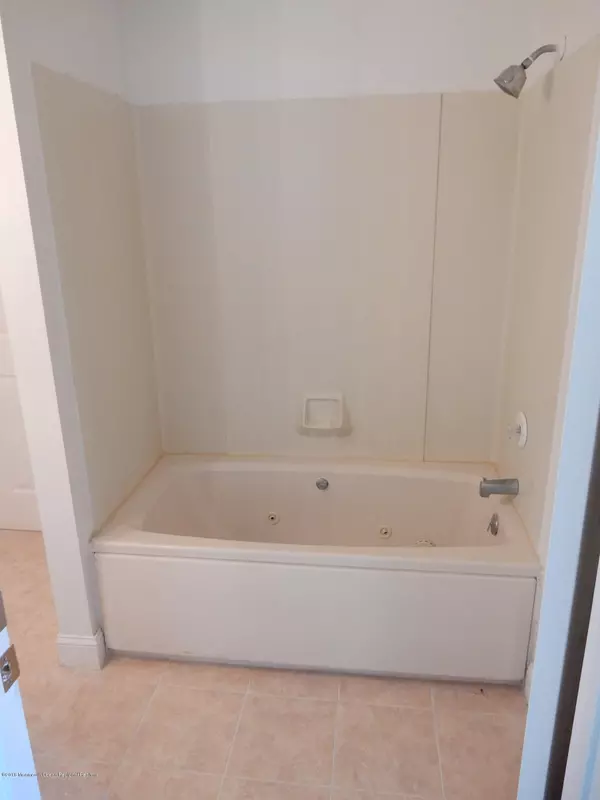 Matawan, NJ 07747,18 Cottrell Road