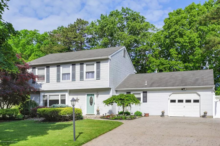 516 Leawood Avenue, Toms River, NJ 08755