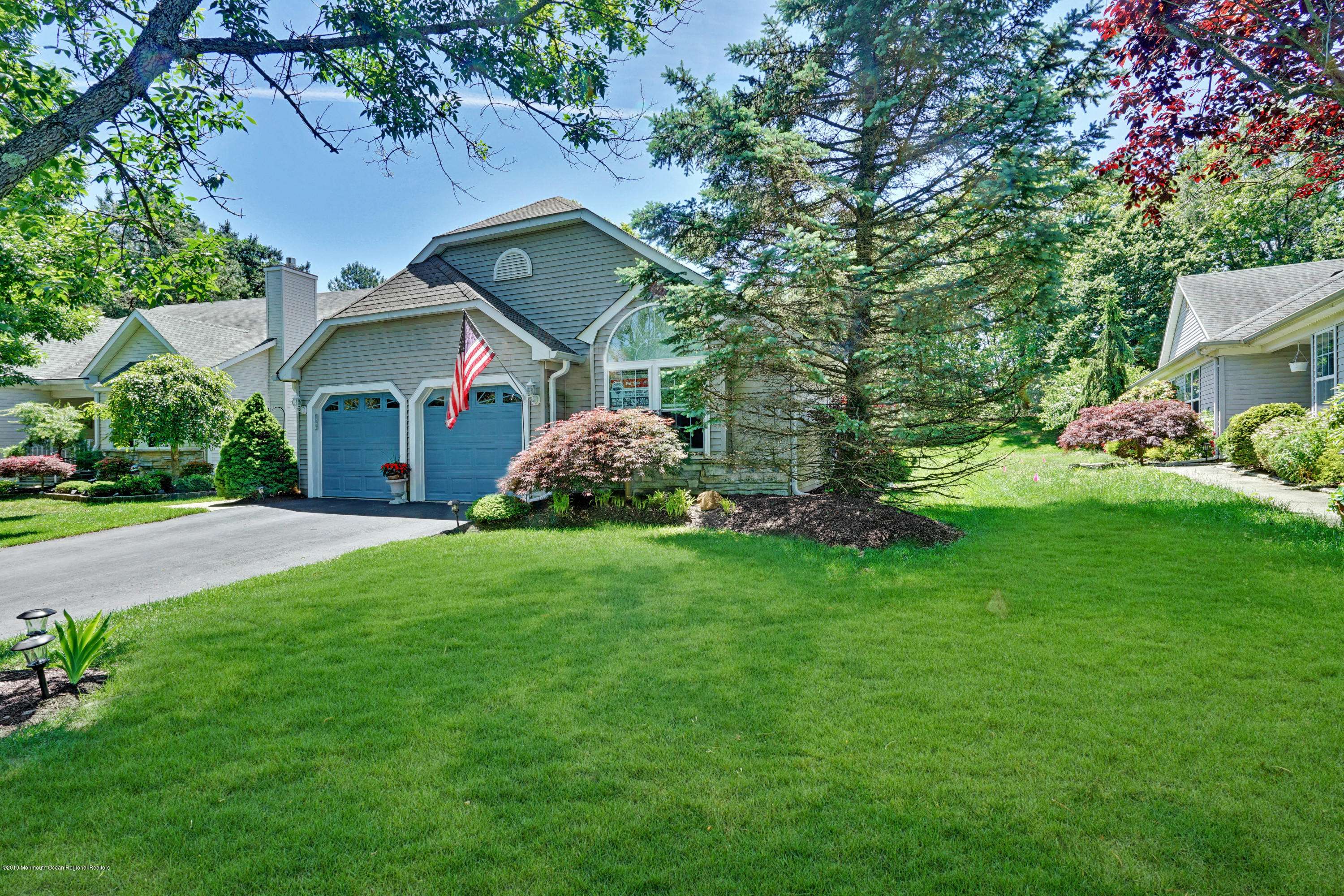 Lakewood, NJ 08701,4 Strawberry Lane