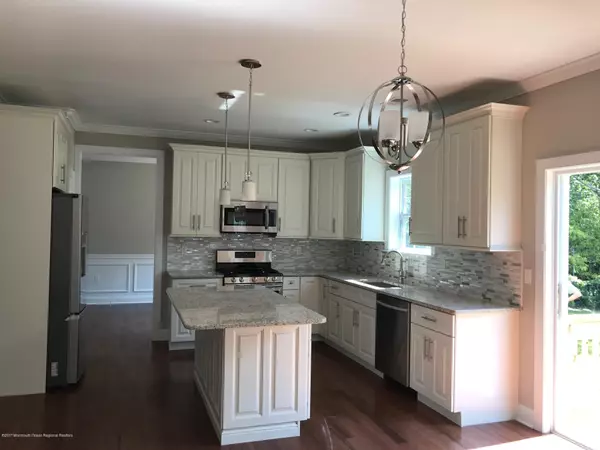 Manahawkin, NJ 08050,332 Compass Court