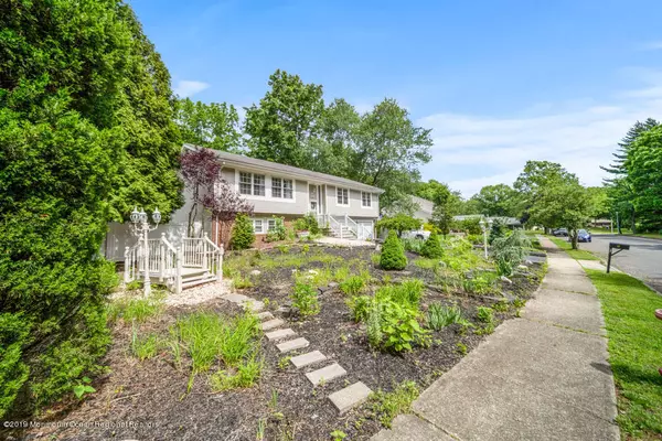 Matawan, NJ 07747,17 Somerset Place