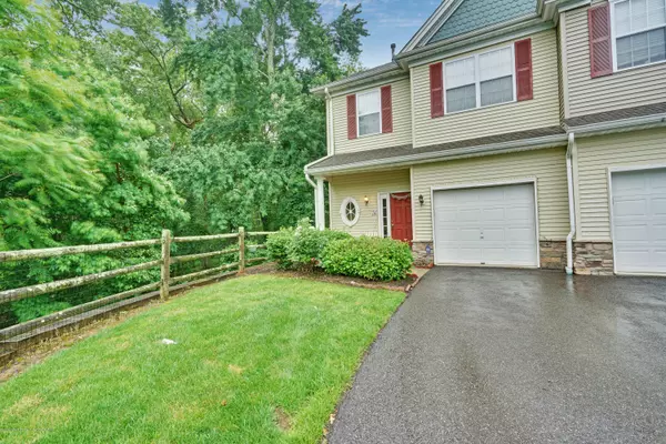 74 Oxford Court, Englishtown, NJ 07726