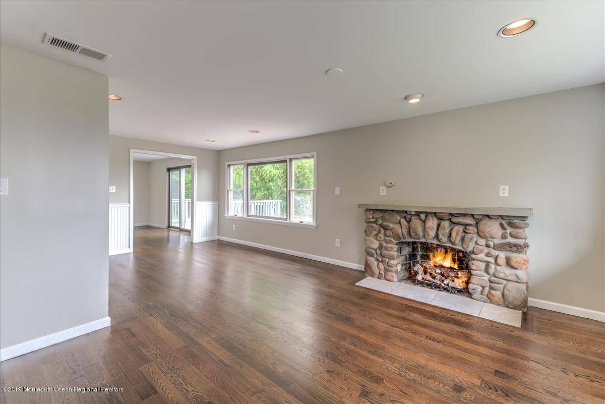 Manahawkin, NJ 08050,866 Jane Drive