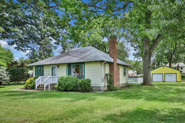 10 Poplar Street, Port Monmouth, NJ 07758