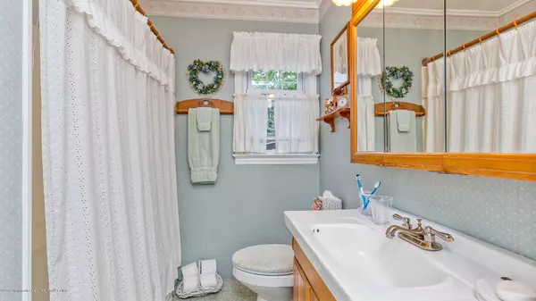 West Long Branch, NJ 07764,29 N Locust Avenue