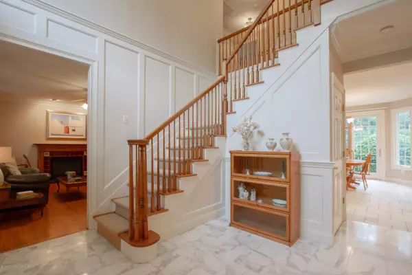 Rumson, NJ 07760,9 Blossom Road