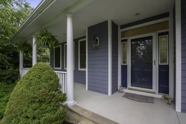 Rumson, NJ 07760,9 Blossom Road