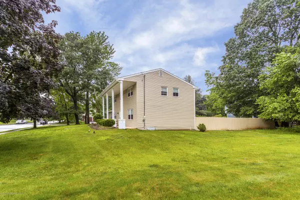 Morganville, NJ 07751,40 Sandburg Drive