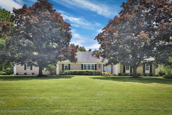 Colts Neck, NJ 07722,75 Carriage Hill Drive