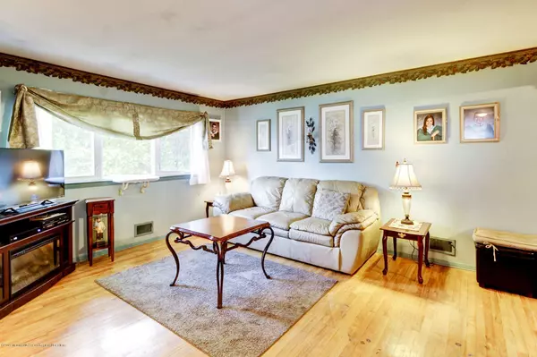 Hazlet, NJ 07730,4 Creek Road