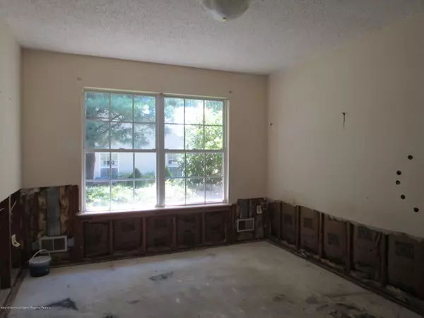 Brick, NJ 08724,1 Mayapple Drive