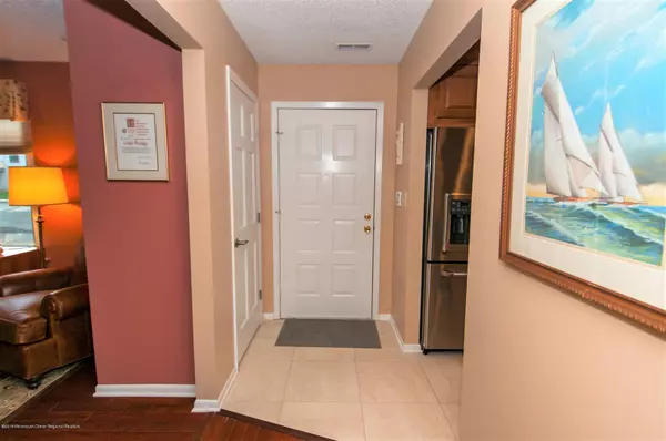 Edison, NJ 08820,30 Carriage Place