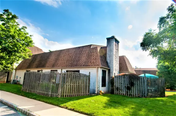 Edison, NJ 08820,30 Carriage Place