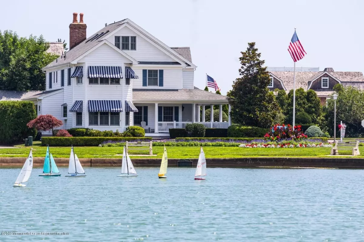 Spring Lake, NJ 07762,2 Monmouth Shire Lane