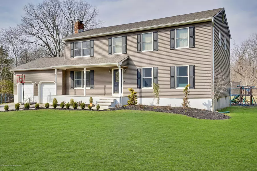 45 Driftway Road, Howell, NJ 07731