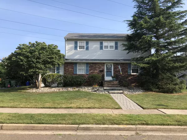 46 Fanwood Drive, Sayreville, NJ 08872