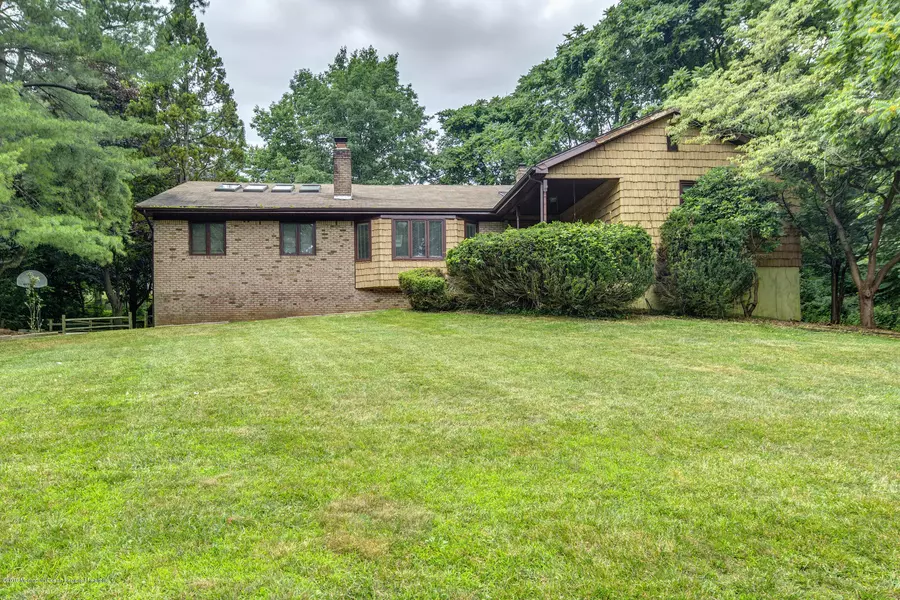 6 Fellswood Way, Holmdel, NJ 07733