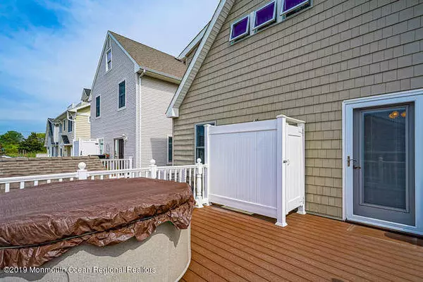 Manasquan, NJ 08736,559 Salmon Avenue