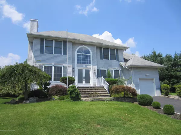 11 Woodruff Court, Englishtown, NJ 07726