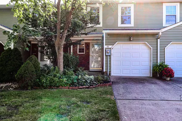 95 Oak Lane, Eatontown, NJ 07724