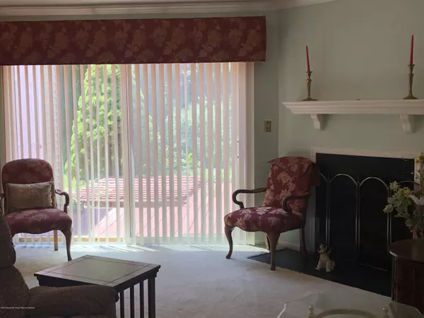 Eatontown, NJ 07724,57 Oak Lane