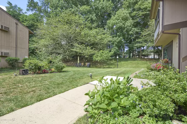 Red Bank, NJ 07701,14 Western Reach
