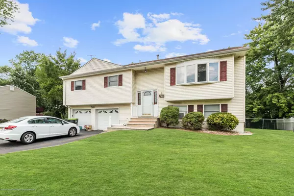 6 Daniel Drive, Hazlet, NJ 07730