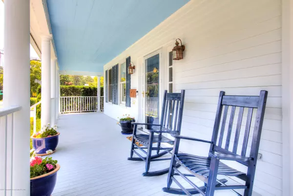 Rumson, NJ 07760,52 Ridge Road