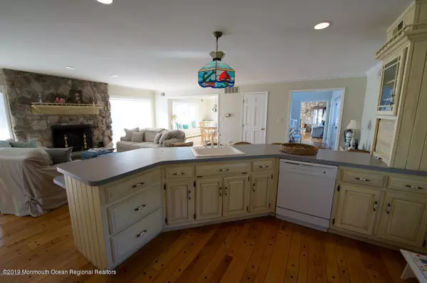 Mantoloking, NJ 08738,319 Cove Drive