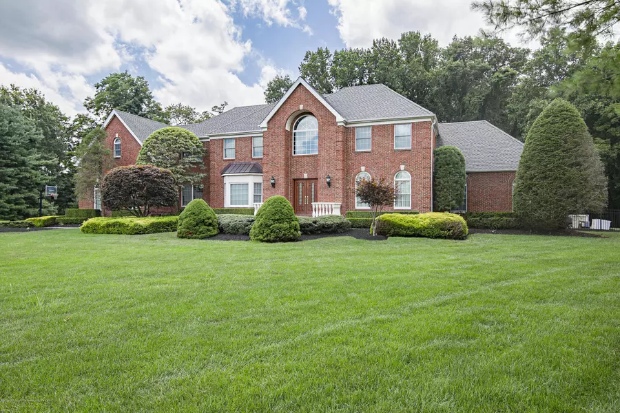 2 White Cedar Lane, Holmdel, NJ 07733