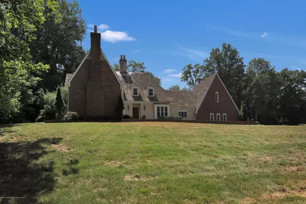 Holmdel, NJ 07733,3 Fox Hunt Road