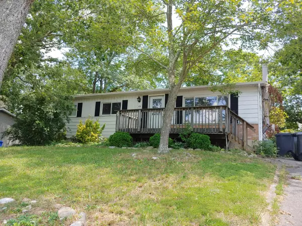 49 Flipper Avenue, Manahawkin, NJ 08050