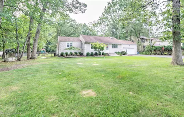 Manalapan, NJ 07726,213 Pease Road