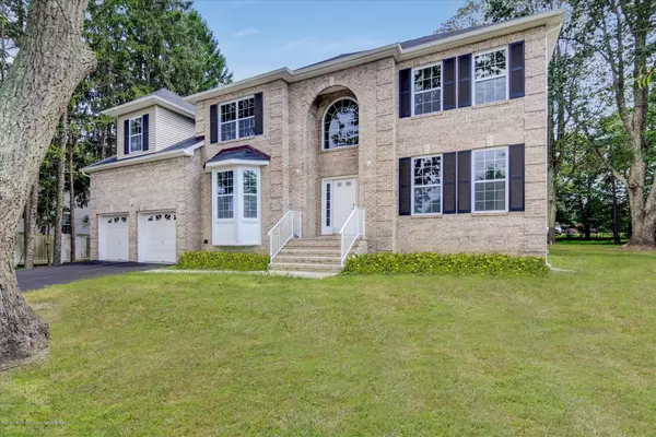 4 Tall Oaks Court, Marlboro, NJ 07746