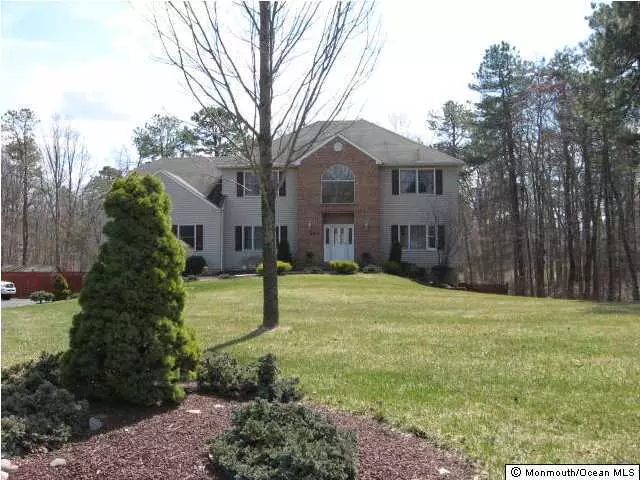 124 Tree Top Circle, Freehold, NJ 07728