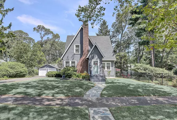 263 Lawrence Avenue, Oakhurst, NJ 07755