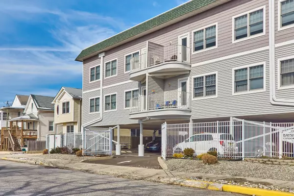 Seaside Heights, NJ 08751,202 Webster Avenue #8