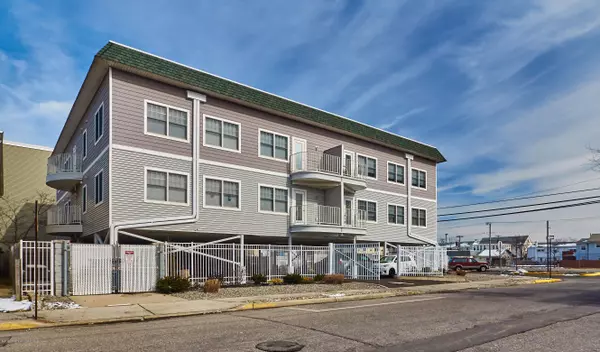 Seaside Heights, NJ 08751,202 Webster Avenue #8