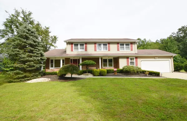 42 Daum Road, Manalapan, NJ 07726