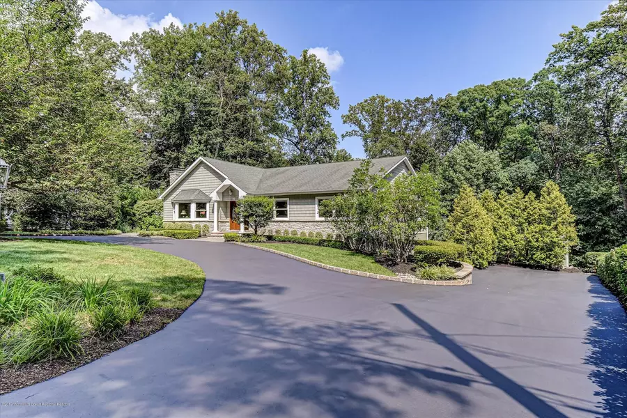 26 Heron Road, Middletown, NJ 07748