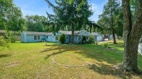 Waretown, NJ 08758,35 Maple Street