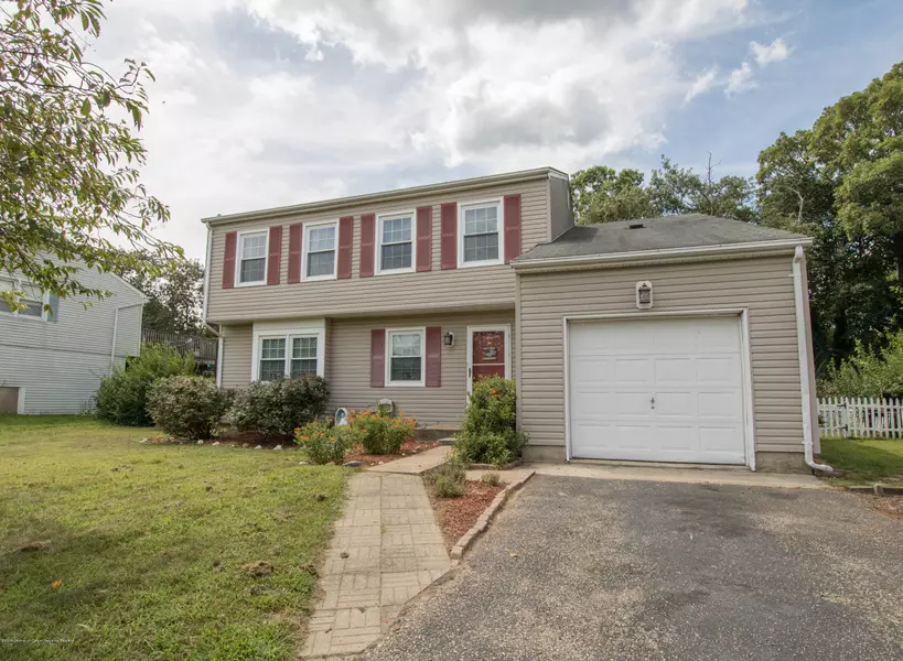 1008 Roanoke Drive, Toms River, NJ 08753