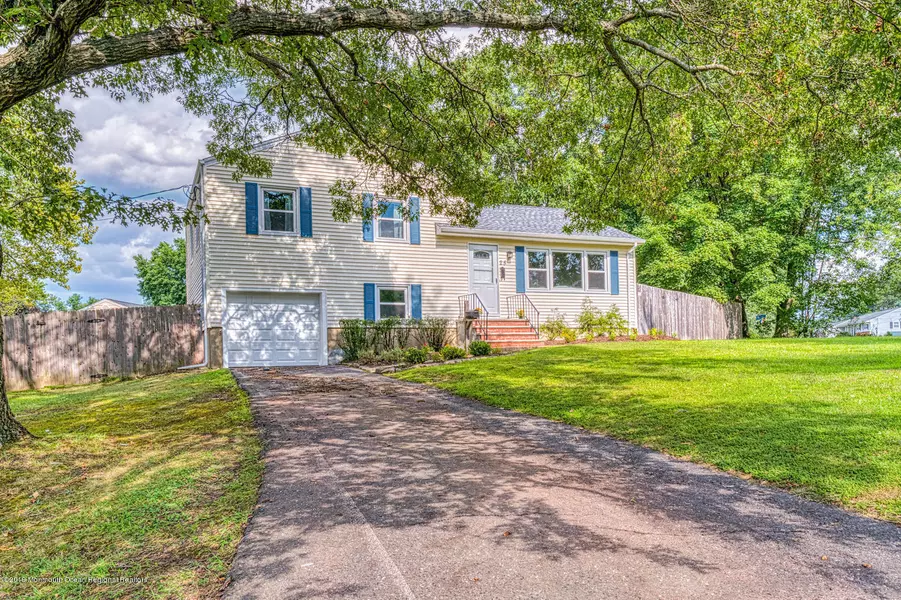 25 Henry Drive, Middletown, NJ 07748