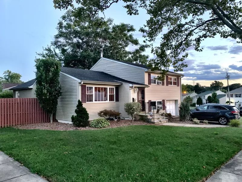 75 Dunlap Drive, Parlin, NJ 08859