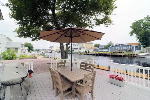 Lanoka Harbor, NJ 08734,847 Sandpiper Drive