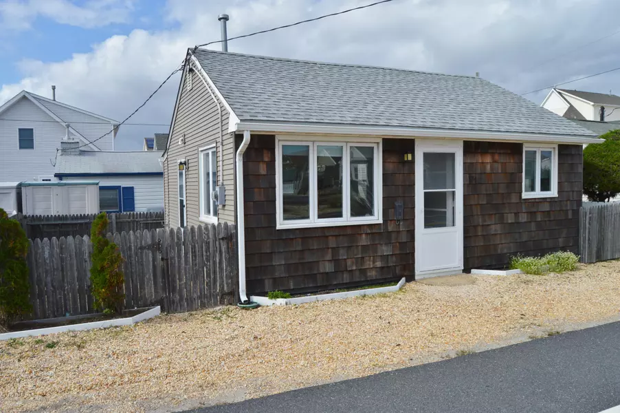 174 SE Central Avenue, South Seaside Park, NJ 08752