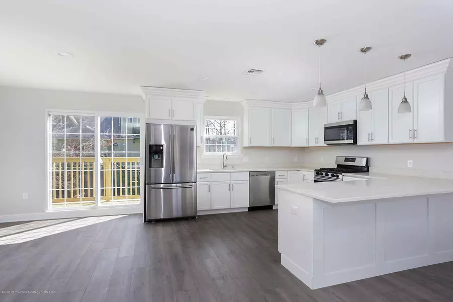 37 Pineview Avenue, Keansburg, NJ 07734